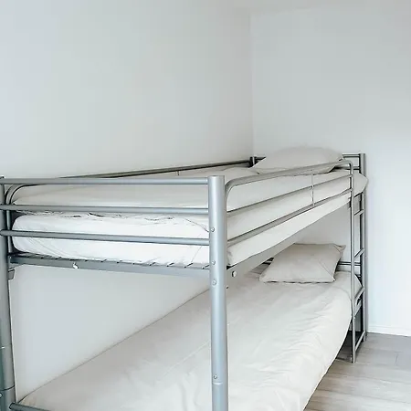 Appartement Cozy Near The Beach In *